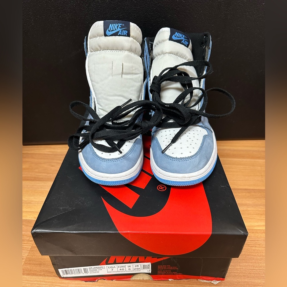 Air Jordan 1 Retro High University Blues 7